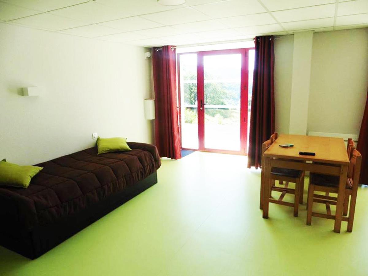 Gite Du Haut Cantal - Appartements Meubles Avec Kitchenette Et Chambres Sans Kitchenette Condat (Cantal) Exterior foto